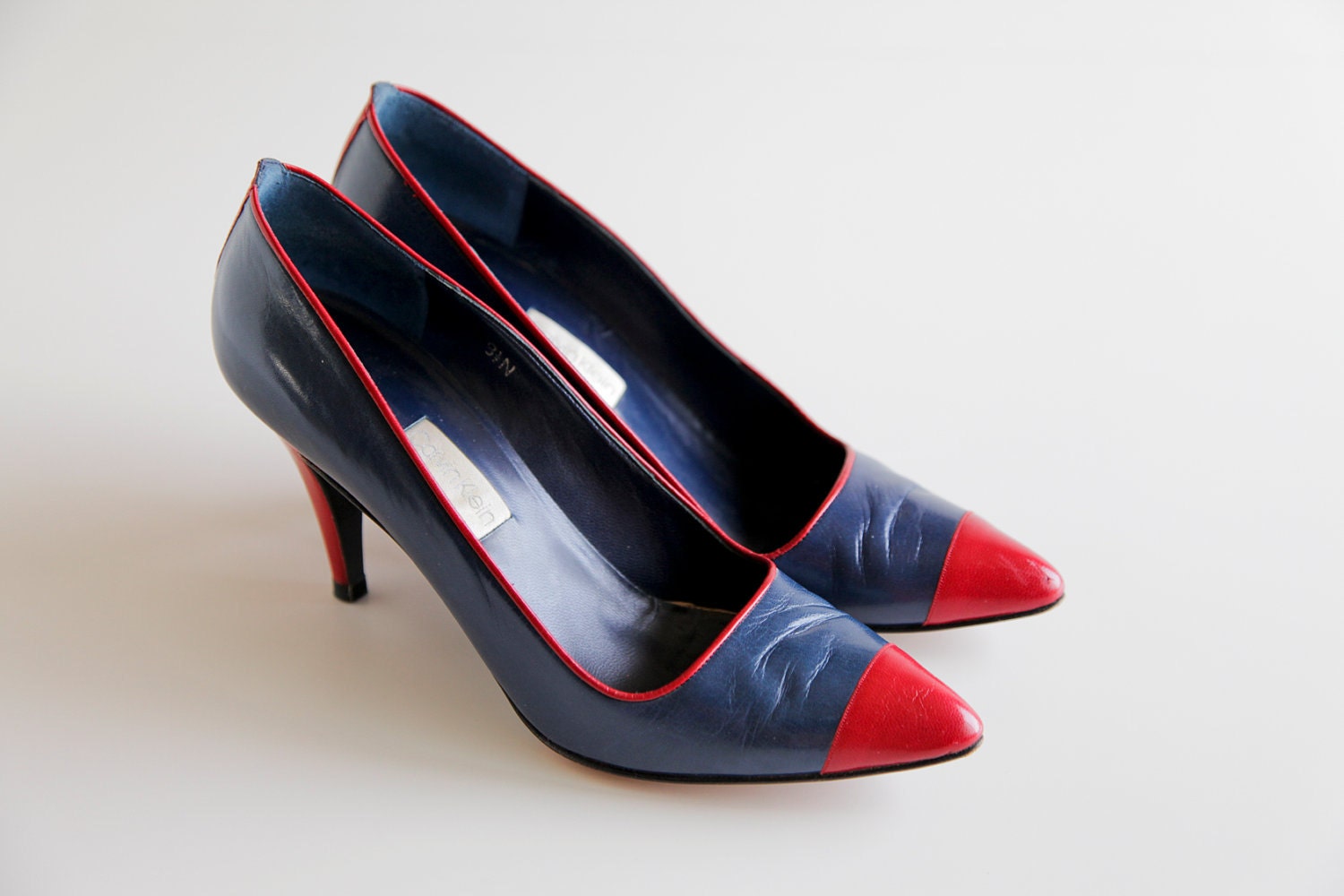 Vintage Nautical Calvin Klein Navy Pumps with Red Cap Toe and Piping Size 8.
