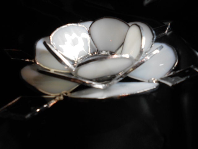 White Rose With Diamond-Leaf Shapes: White Candle Holder