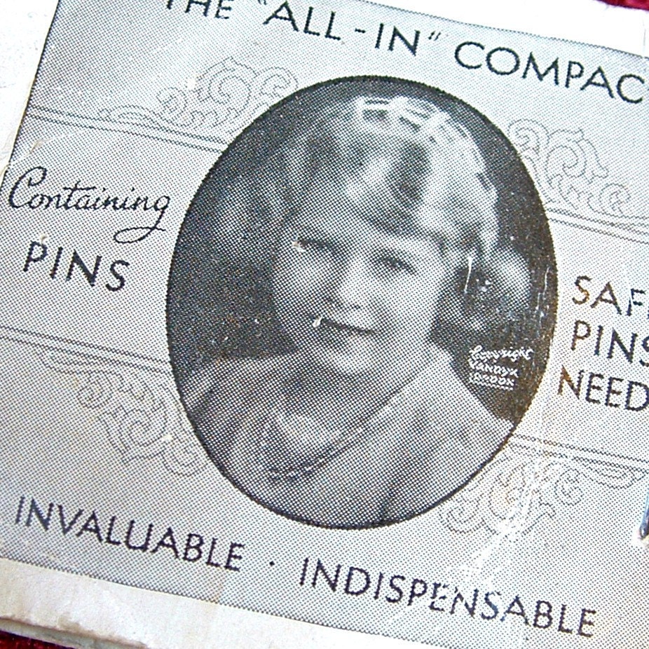 1940's Vintage The "All-In" Compact Sewing Kit