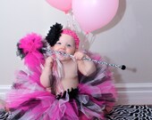 HOT ROCKIN ZEBRA Tutu  Hot Pink Zebra Tutu 1st Birthday Portraits Pary Time with 2  Matching Gerber Daisies