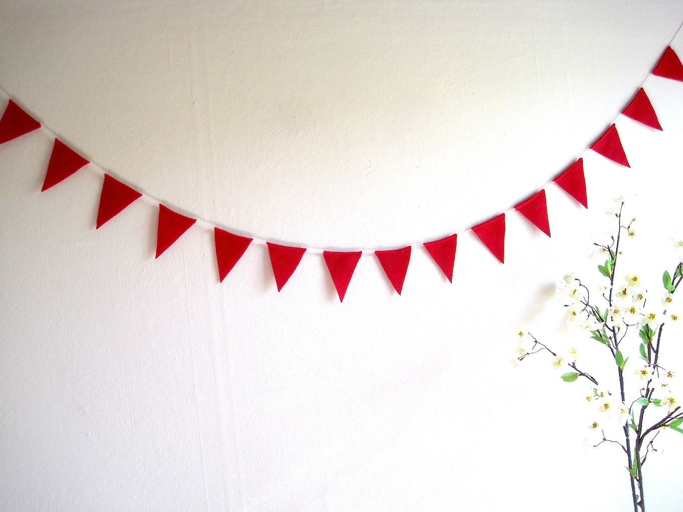 Red Bunting Banner, Valentines day red felt pennant flags, red wedding bunting decoration, xmas felt garland, reusable, handmade - AntnFrog