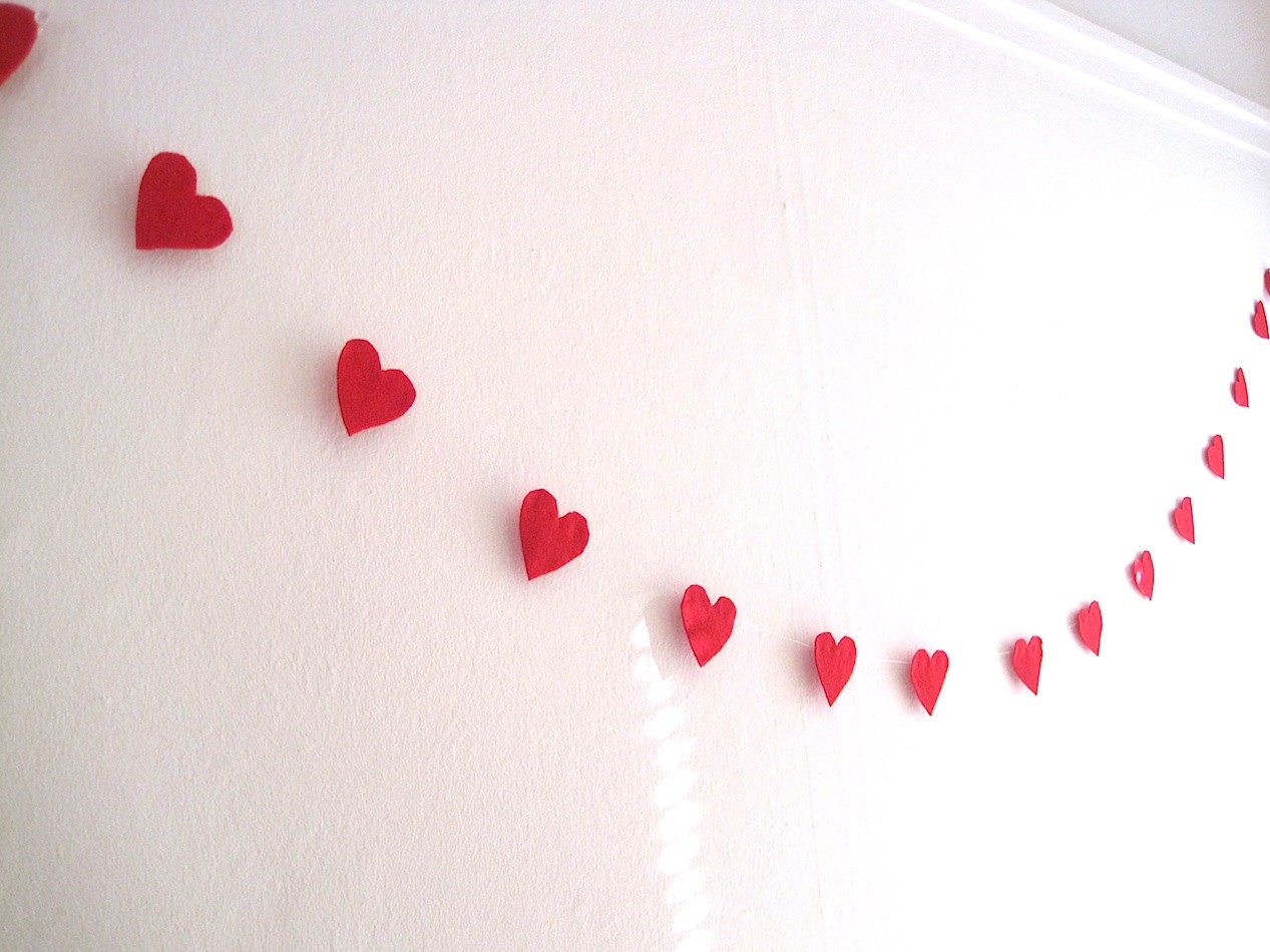 Christmas garland made of red recycled eco felt hearts (5.5ft)