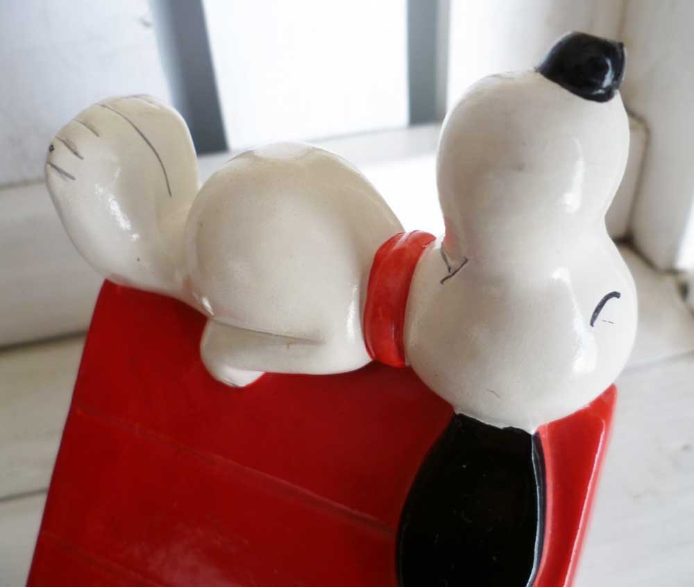 Vintage Snoopy Bank - Ceramic - Peanuts - Dog House - 70s