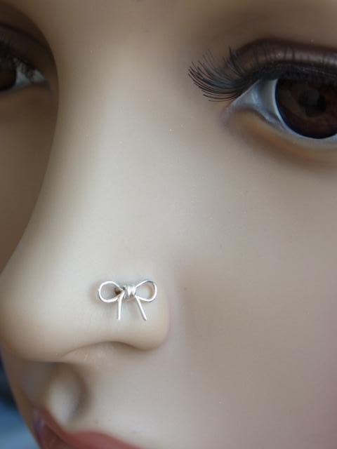 Cutie Bow wire wrapped silver nose stud