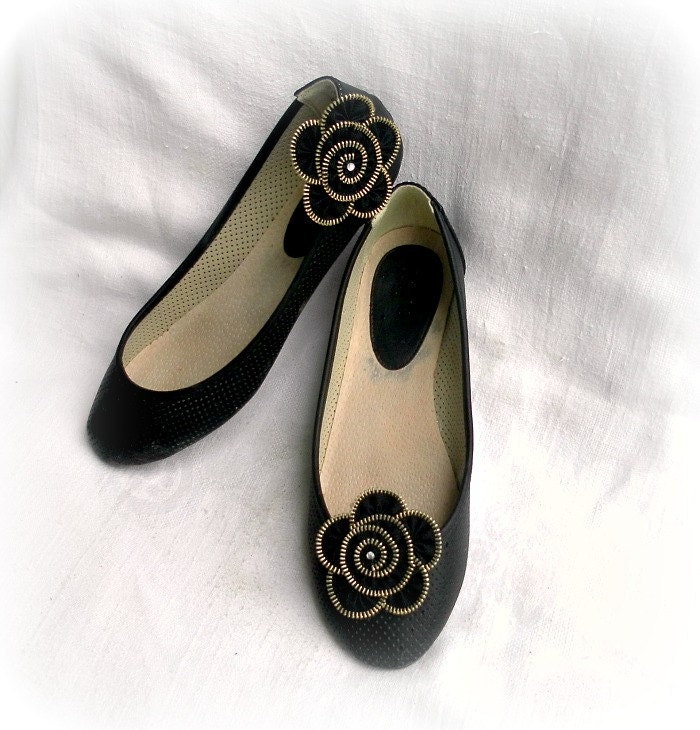 Zipper flower shoe clip, Zipper flower, black metal zipper, black Flower Shoe Clips, size Approx 2,6 in/ 6,5 cm.- recycled jewelry