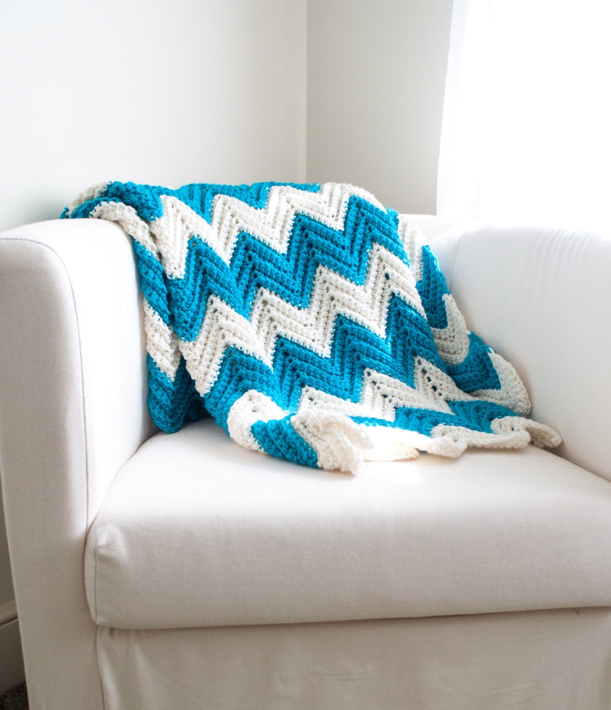 Chevron Stripe Zigzag Blanket Turquoise Ivory Medium