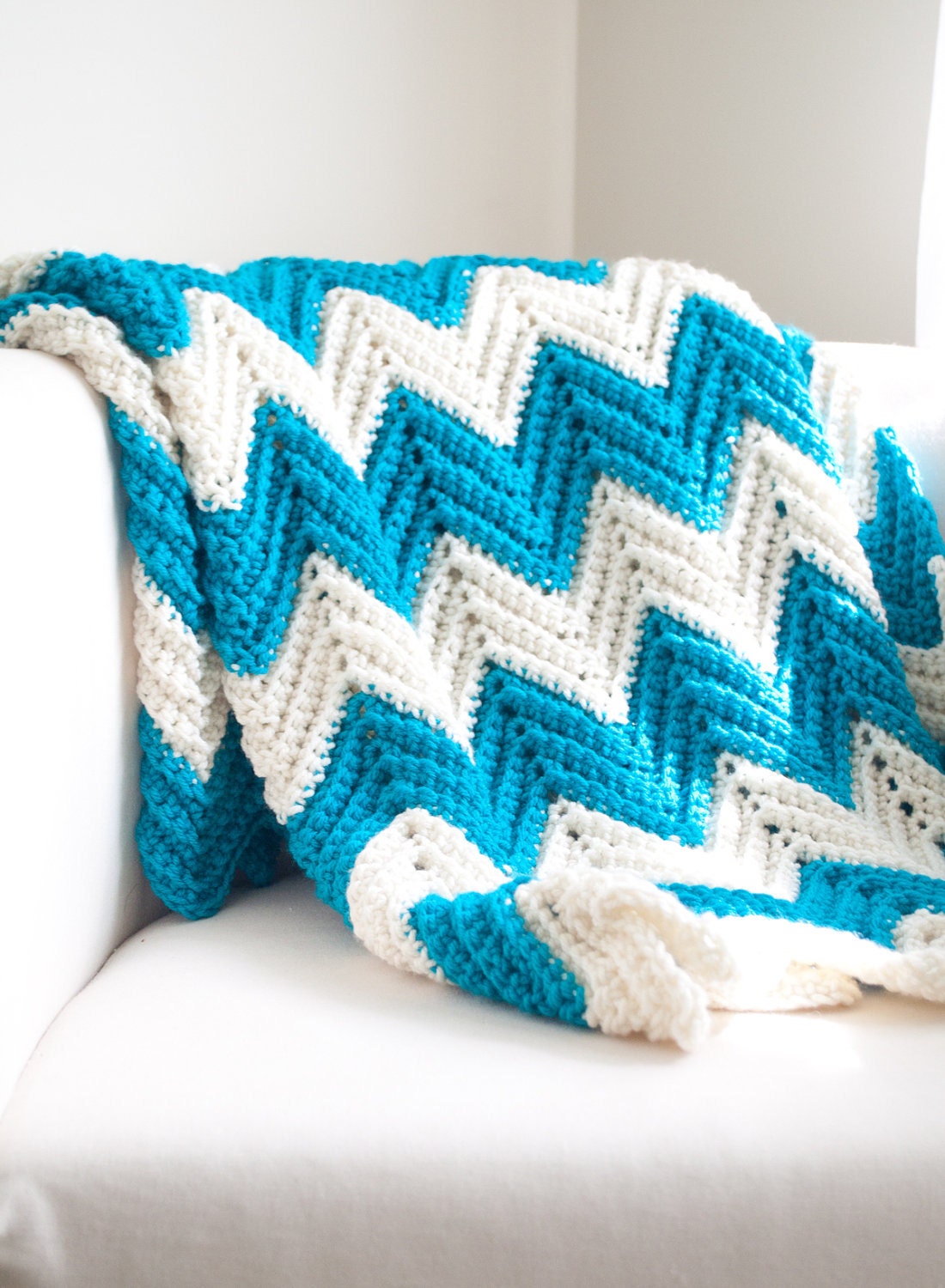 Chevron Stripe Zigzag Blanket Turquoise Ivory Medium