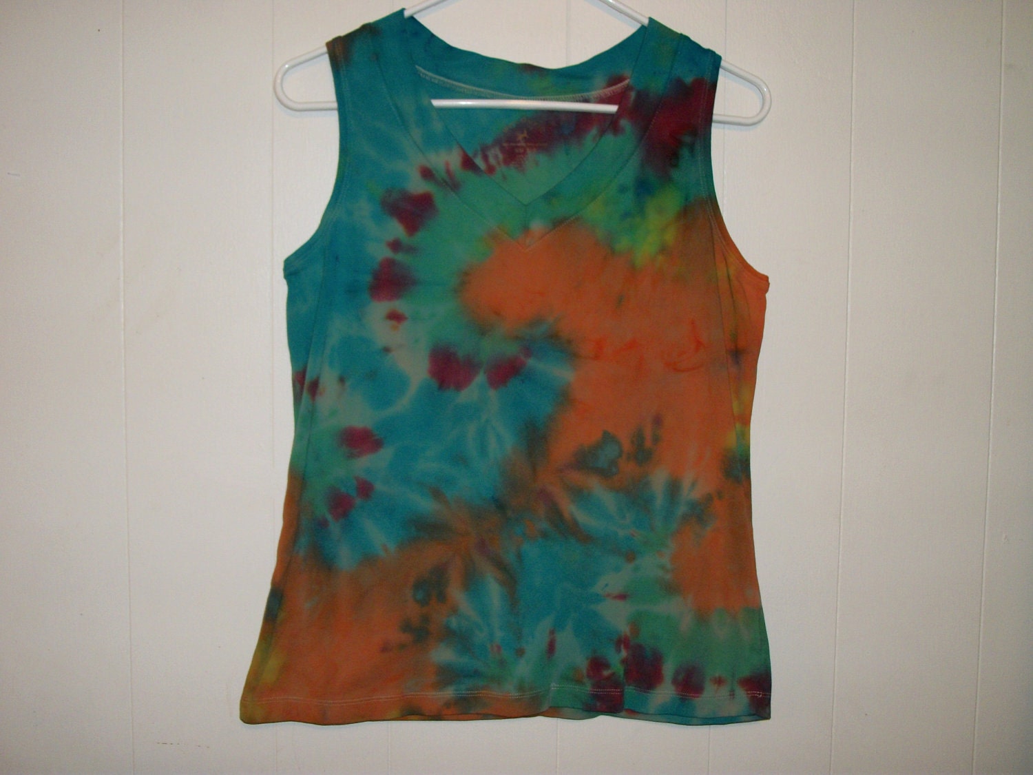 Tiedye V-Neck Sleeveless Tee Shirt, Size M