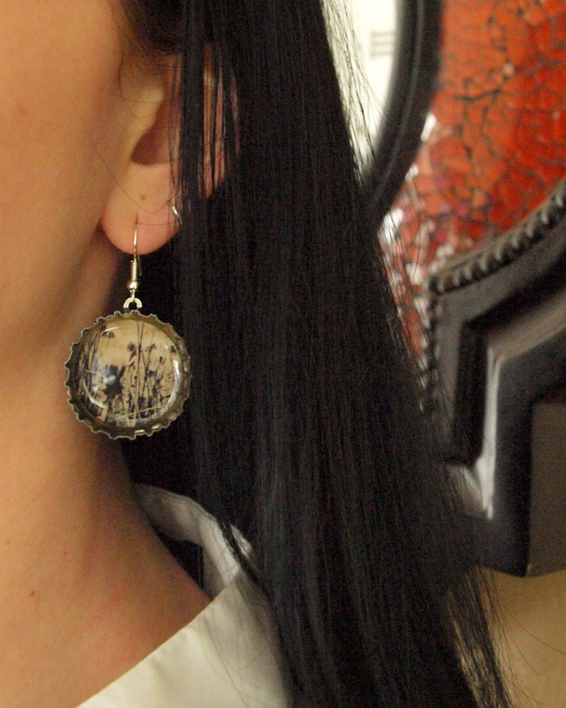 Upcycled bottlecap photo earrings- Black and white summer dandelion photo