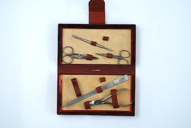 La Cross Nail Kit, Top Grain Cowhide, Fathers Day Gift, Man Travel Kit, Leather Grooming Kit With Bakelite Plastic Trim, Vintage Leather
