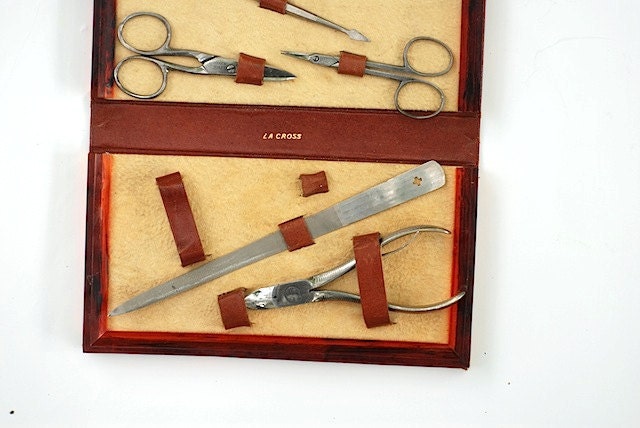 La Cross Nail Kit, Top Grain Cowhide, Fathers Day Gift, Man Travel Kit, Leather Grooming Kit With Bakelite Plastic Trim, Vintage Leather