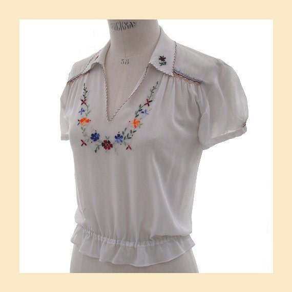 Vintage 1940s sheer blouse in white georgette with floral embroidery, folk style, UK size 6 to 8