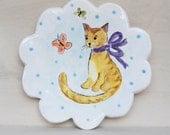 White Porcelain Ceramic Plate with Yellow Kitty Cat and Purple Ribbon