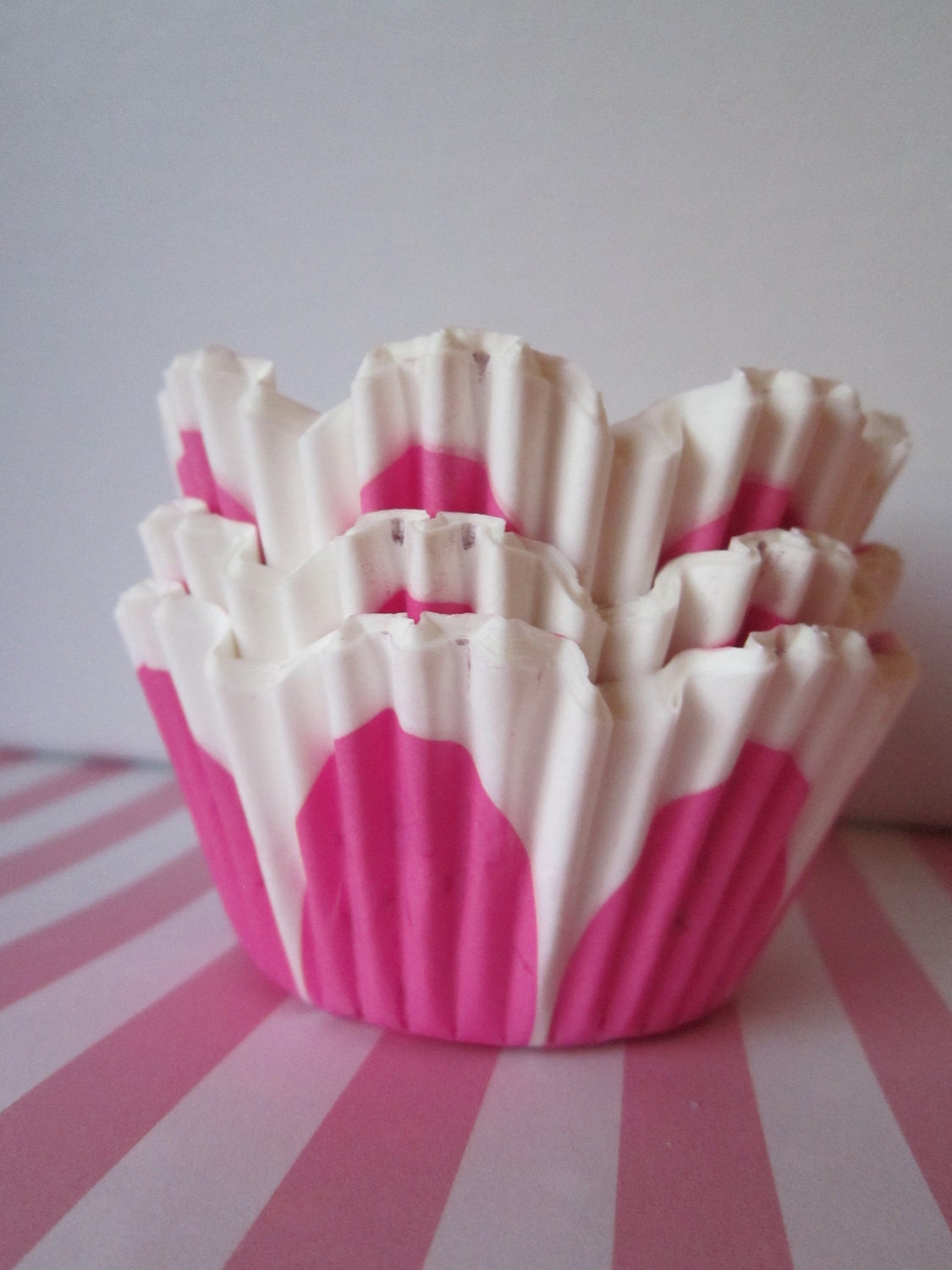 50 Pink Tulip Flower Standard Baking Liner Il_170x135