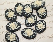 10 unset rose cameos - Ivory on black