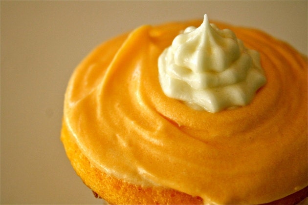 DREAMSICLE CUPCAKE.