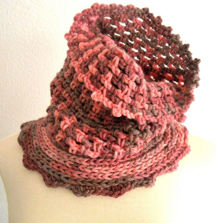 Rose merino crochet cowl, chunky merino neckwarmer,  winter accesories, rose neckwarmer