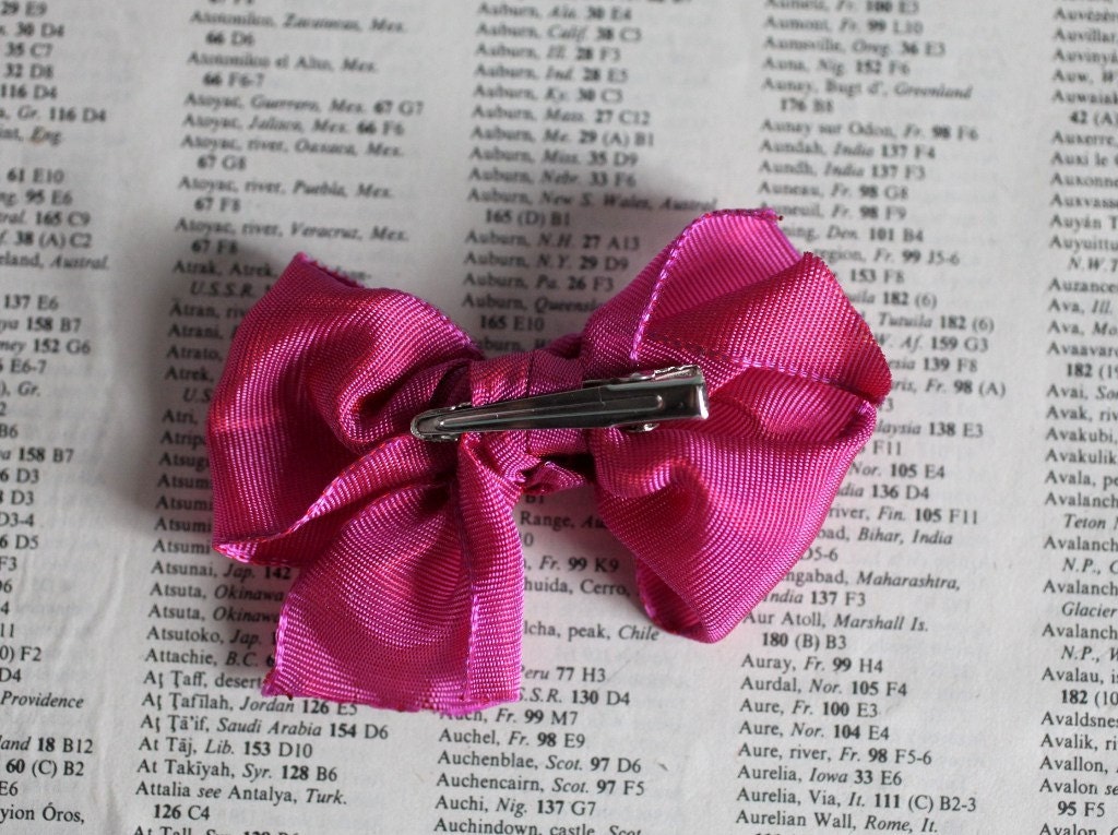 Sweet Sally Hair Bow - Fuchsia Pink Silk Bow clip hair piece for your Blythe Princess
