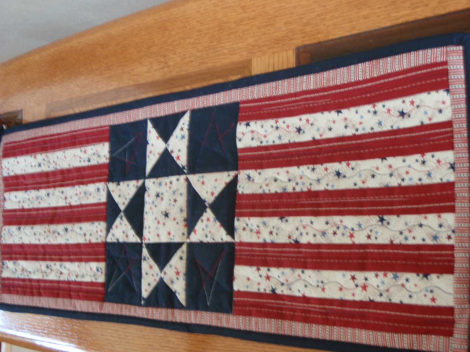 QUILT AMERICANA table runner JULY 4th, Memorial day, Flag Day, Veterans Day quilted decor