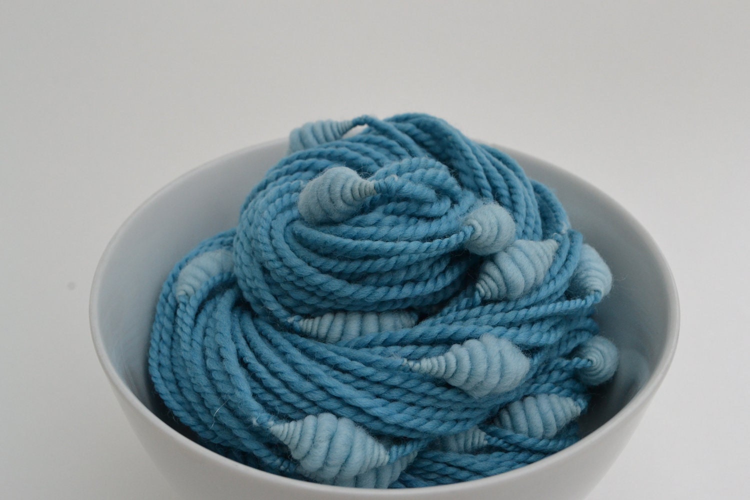 Glacier handspun beehive art yarn - 55 Yards