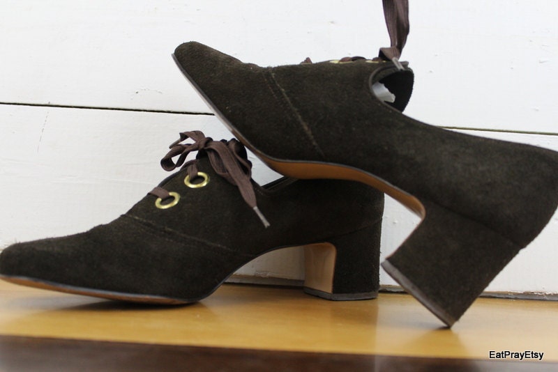 Vintage Brown Suede Shoes Lace up Granny Shoes Dark Chocolate Brown 9