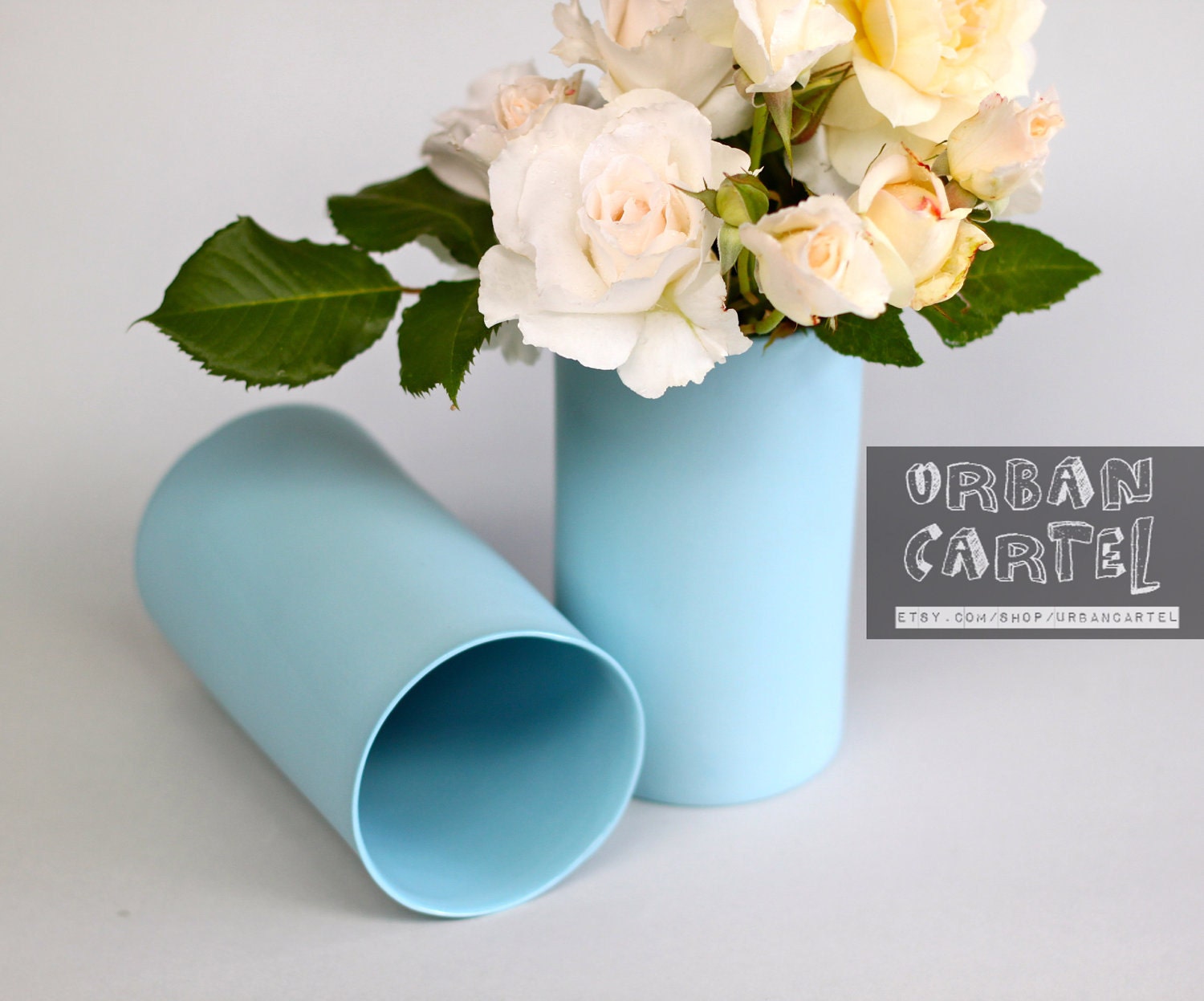 porcelain vase : ocean colour