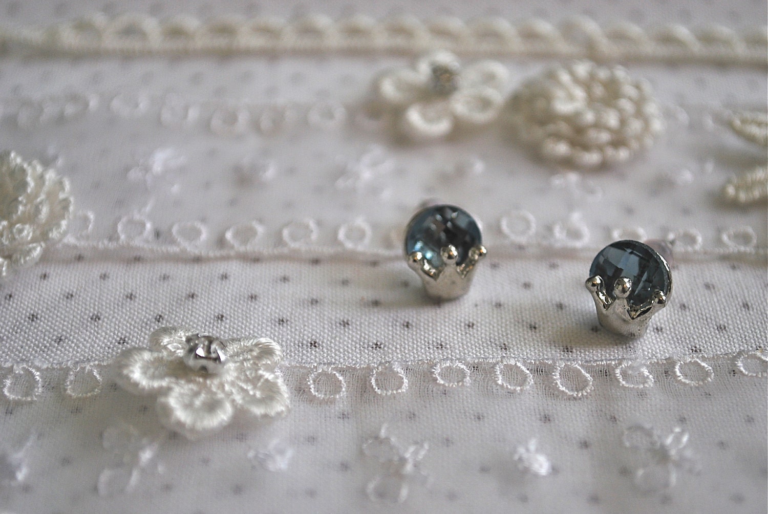 Super Cute Blue Crystal/Silver Crown Studd Earrings NEW