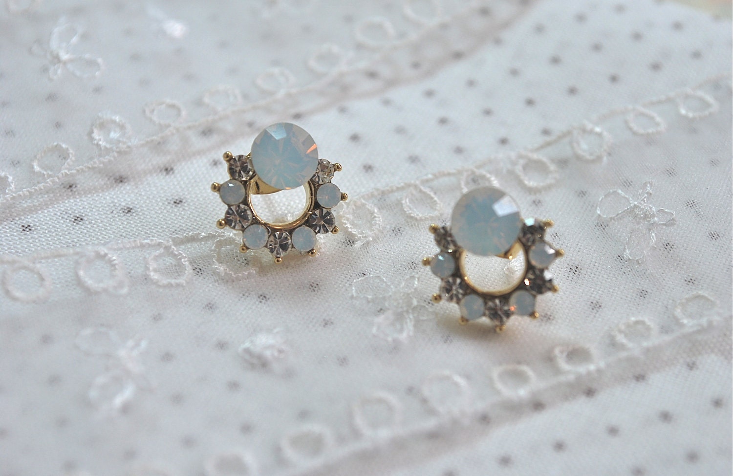 Super Cute Translucent Crystal Cubic Stud Earrings NEW Sterling Silver Post
