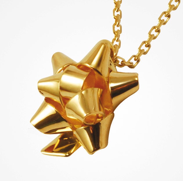 18 k starred node necklace