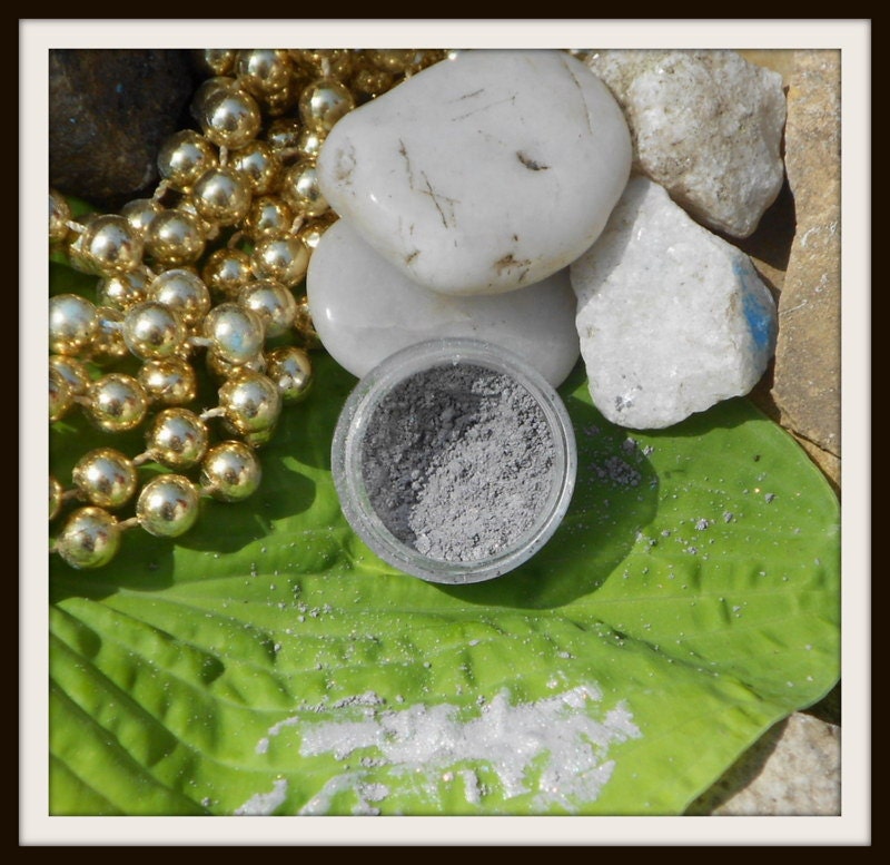 Vegan Eye Shadow, Shimmering Romantic Gray, 5 grams