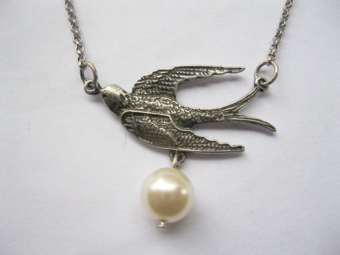 necklace---antique silver swallow and preal,alloy necklace