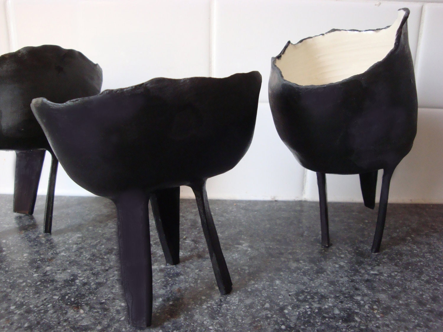 Porcelain Leggy Cup - Black and White