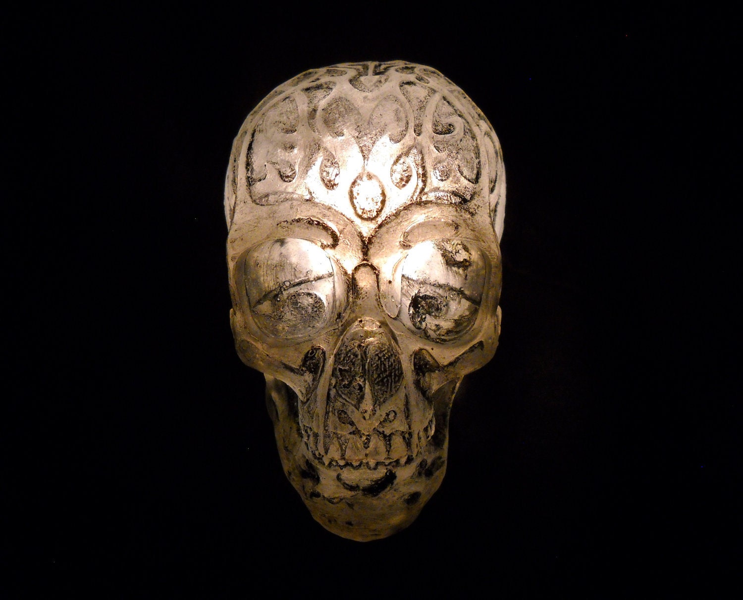 Lighted skull lamp night light unique macabre horror art