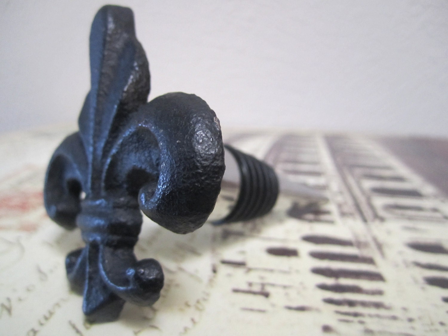 Wine Bottle Stopper - Cast Iron Fleur De Lis Wine Stopper
