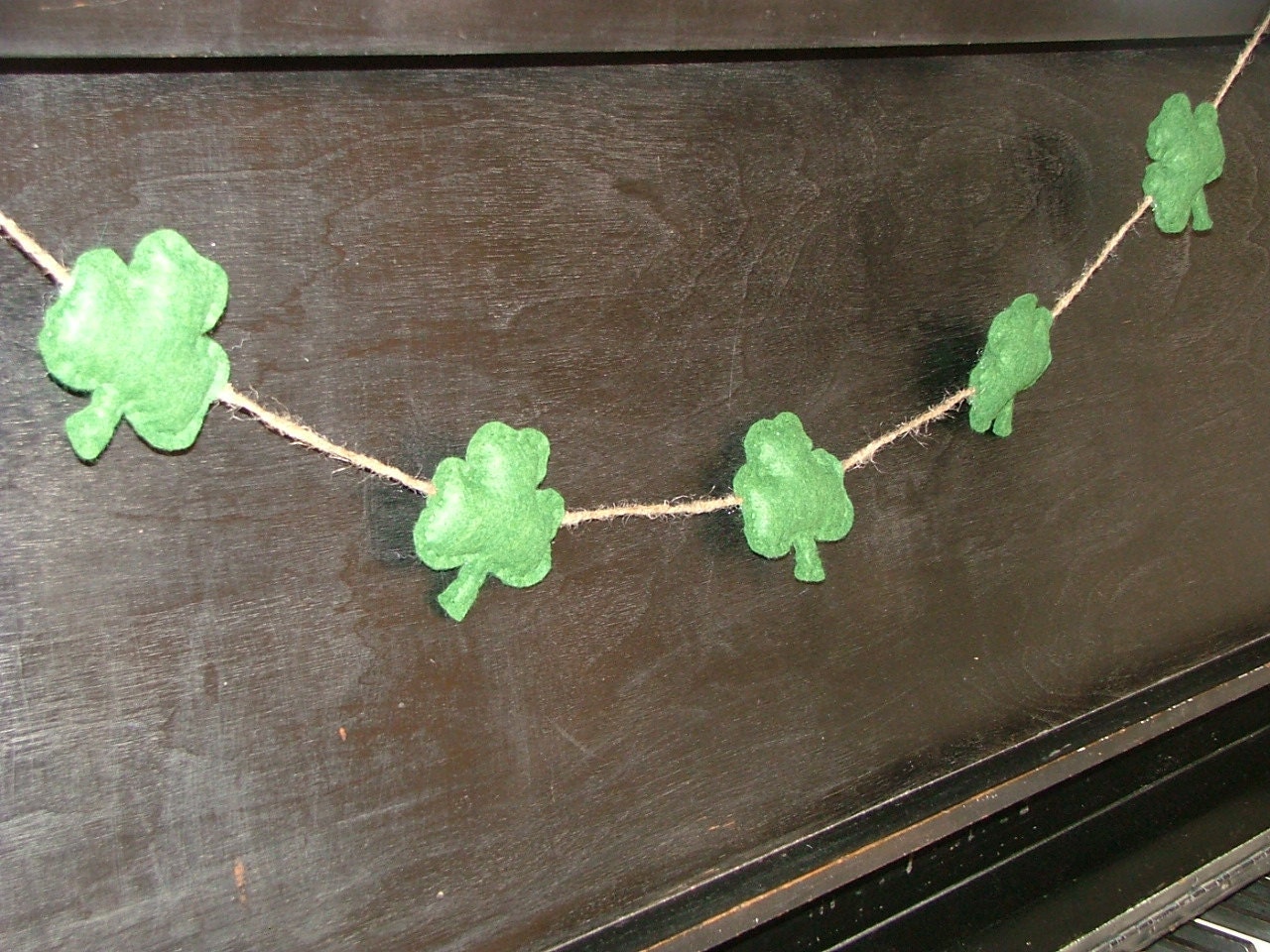 St.Patrick's Day Green Shamrock Twine Garland Decoration