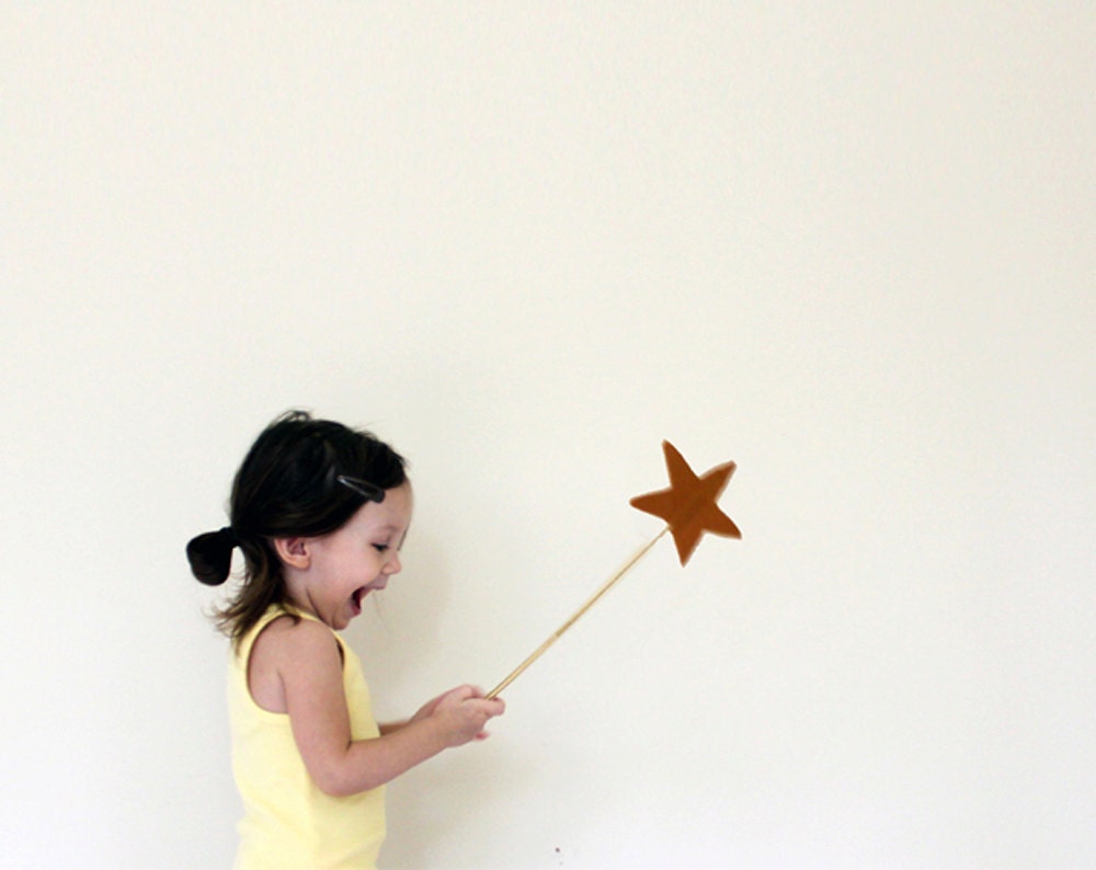 Magic wand - golden yellow