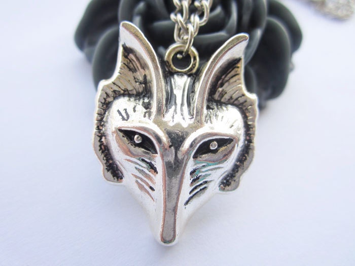 necklace---antique silver fox pendant & alloy chain