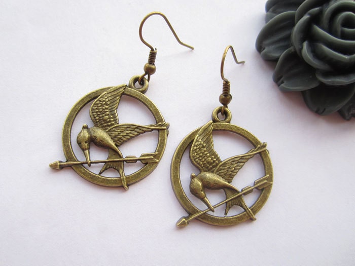 Mockingjay inspired earrings---antique bronze The hunger game style pendant&alloy ear hook