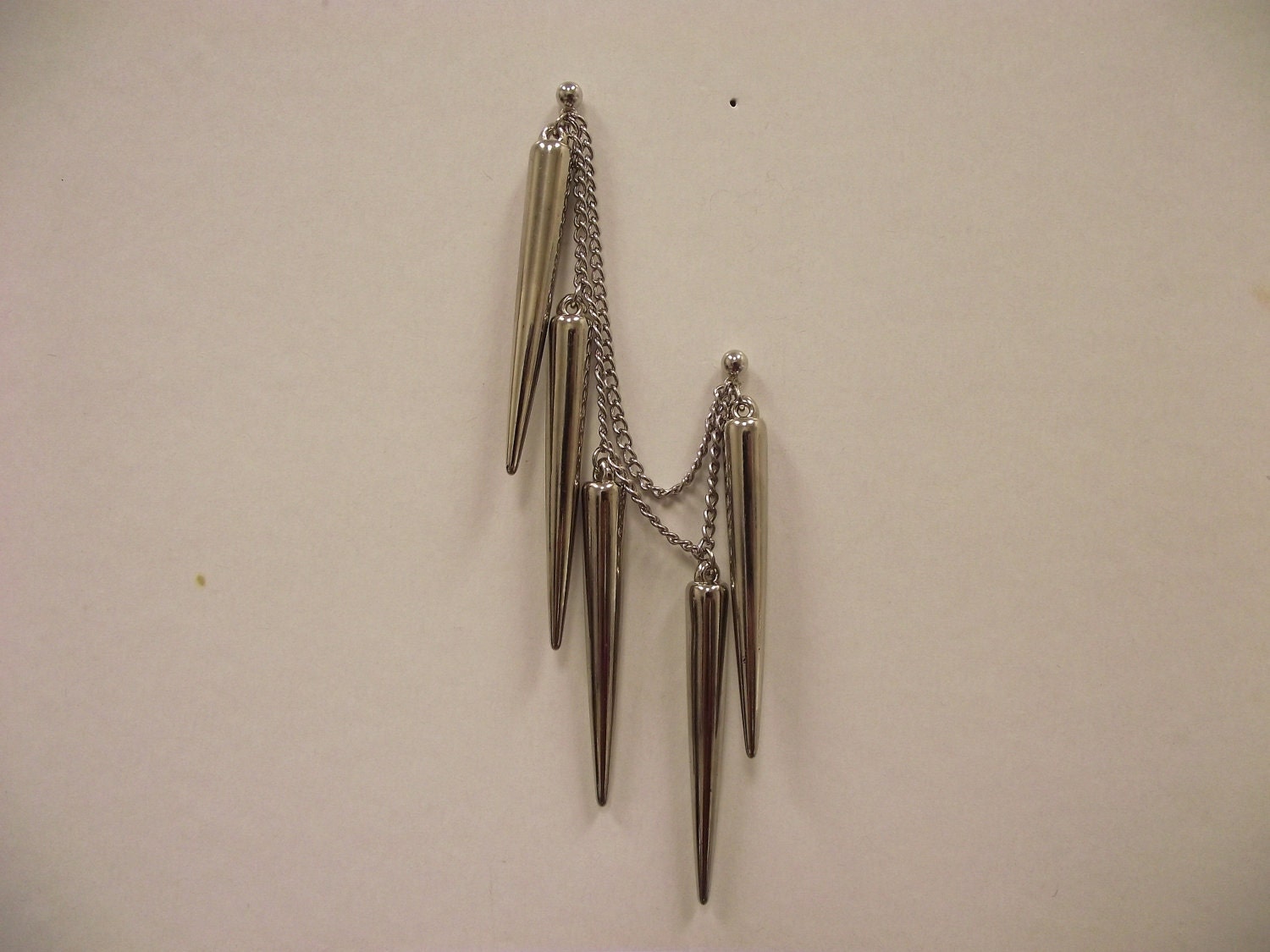 Single Spikes Earring