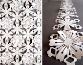 White Tyvek Interlinking Flowers - Garland or Sheet - Pack of 12