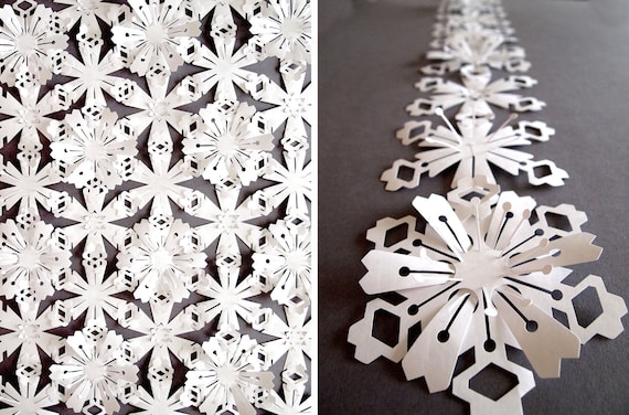 White Tyvek Interlinking Flowers - Garland or Sheet - Pack of 12