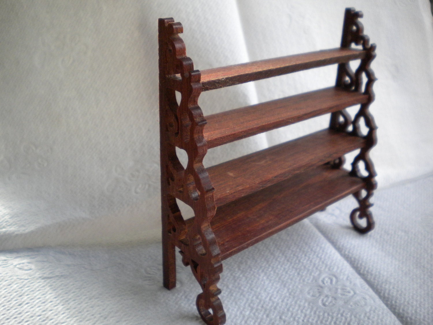 MINIATURE SHELF