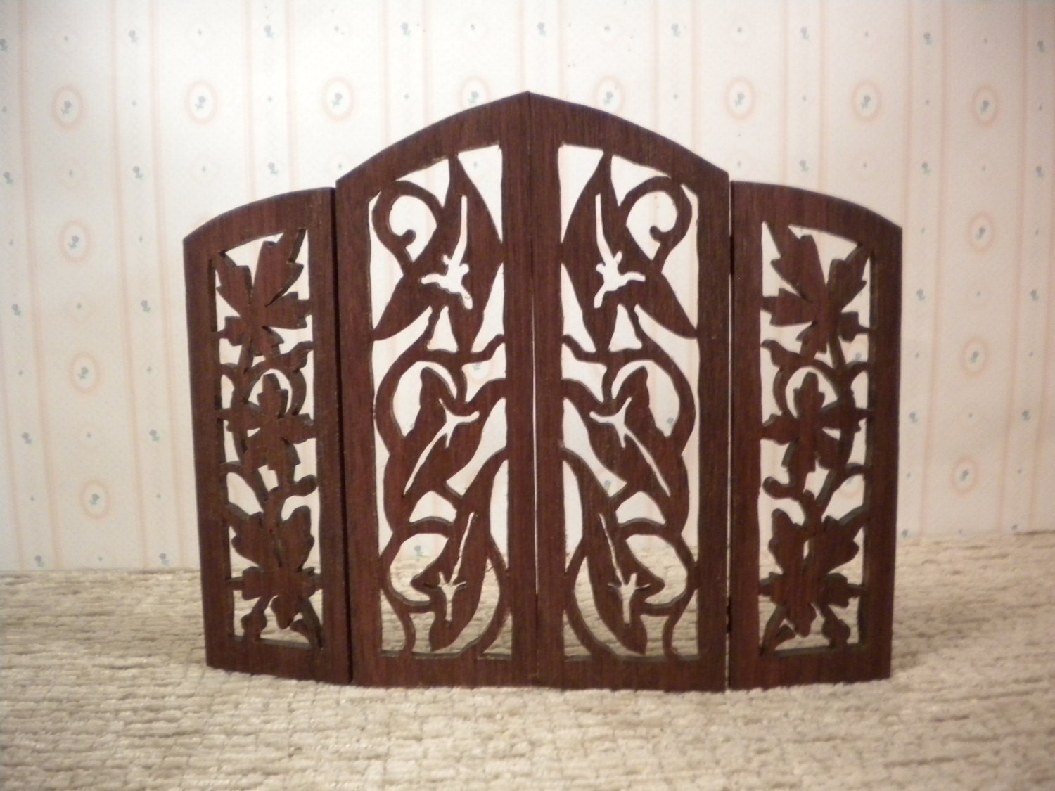 Miniature dressing screen
