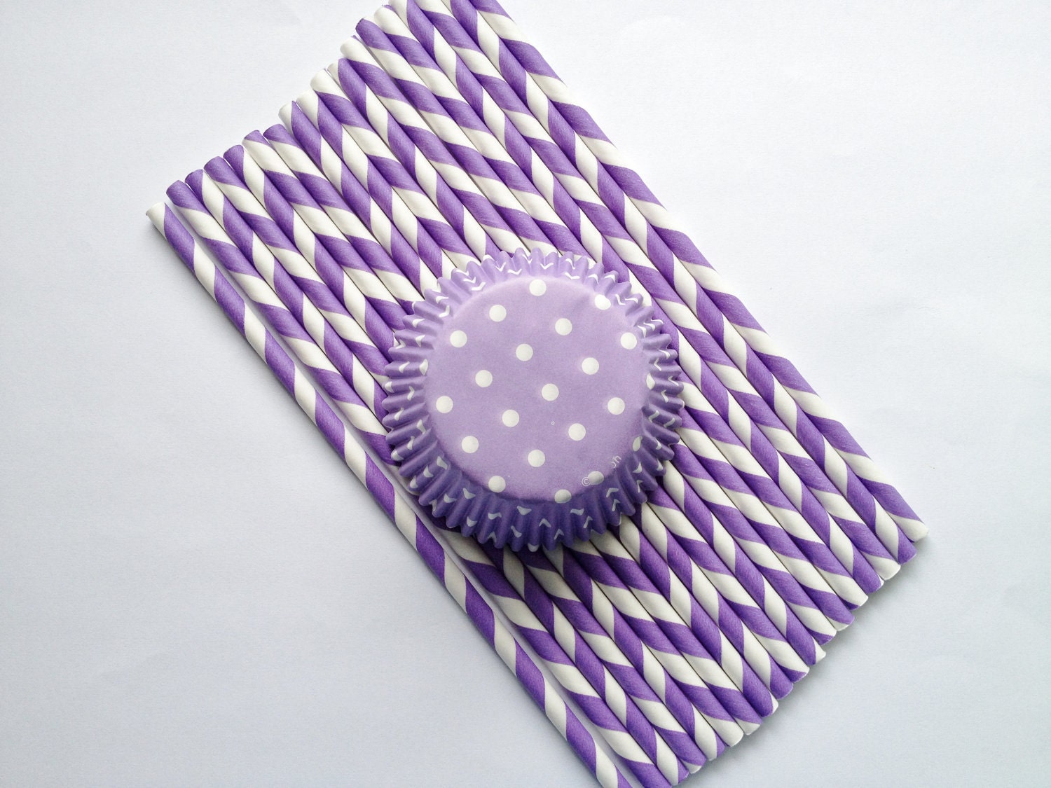 Purple and White Cupcake Liners and Paper Straws (25)