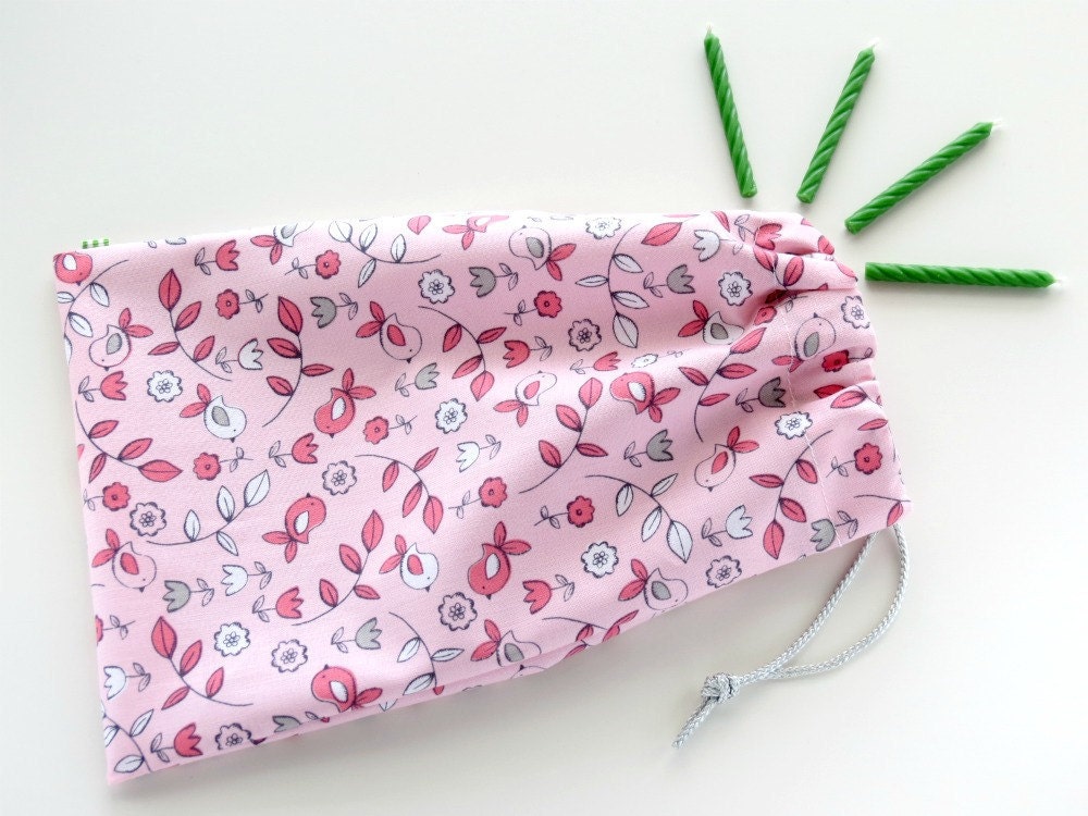 Pink Party Favor Bags / Birds and Flowers / Fabric Goody Bags / Cloth Gift Bags / Birthday Goodie Bags / Treat Bags / Set of 5