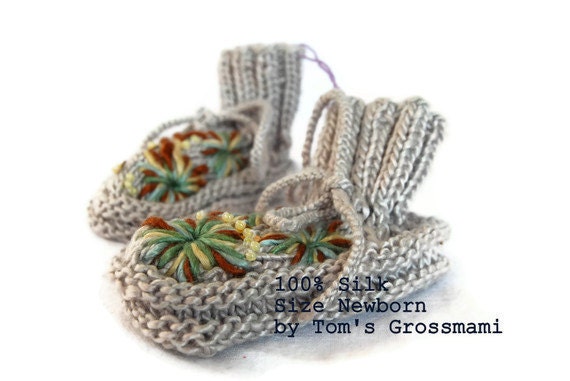Newborn Baby Shoes, Silk Shoes, Baby Silk Shoes, Baby Clothes, Waldorf Style, Hand Knit in Switzerland by Tom's Grossmami Size 0-3Month