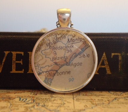 Pendant french vintage map Montpellier, Béziers,Narbonne,Bédarreux by parisjewelryaisha(28) Ask for your favorite place, land or city