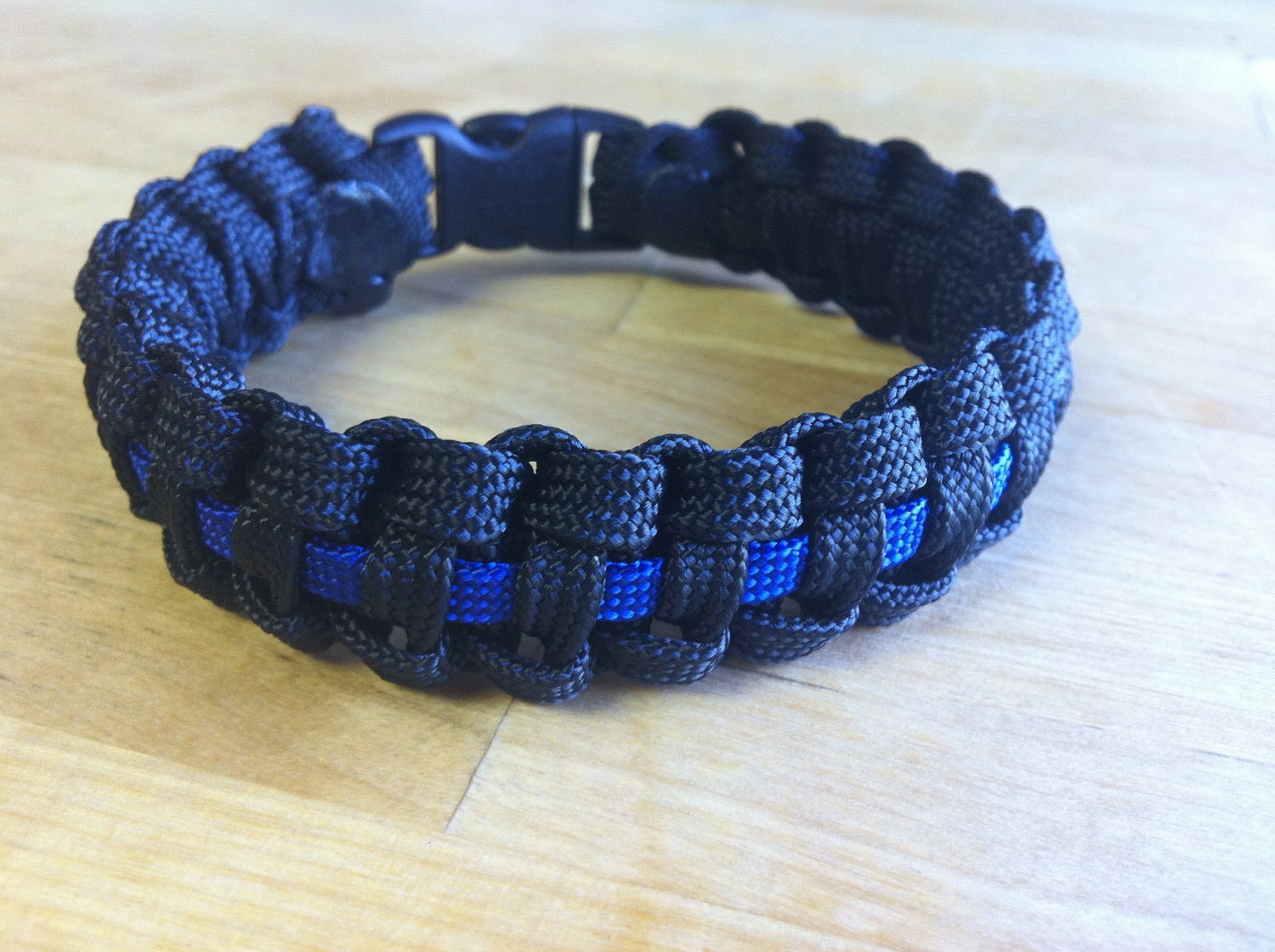 Thin Blue Line paracord bracelet