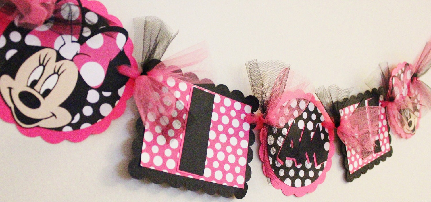 Minnie Mouse HIgh Chair Birthday Banner in hot pink and black