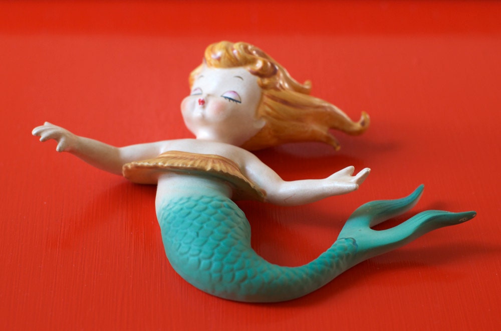 Mid Century Lefton Hawaiian Hula Mermaid Wall Plaque Figurine